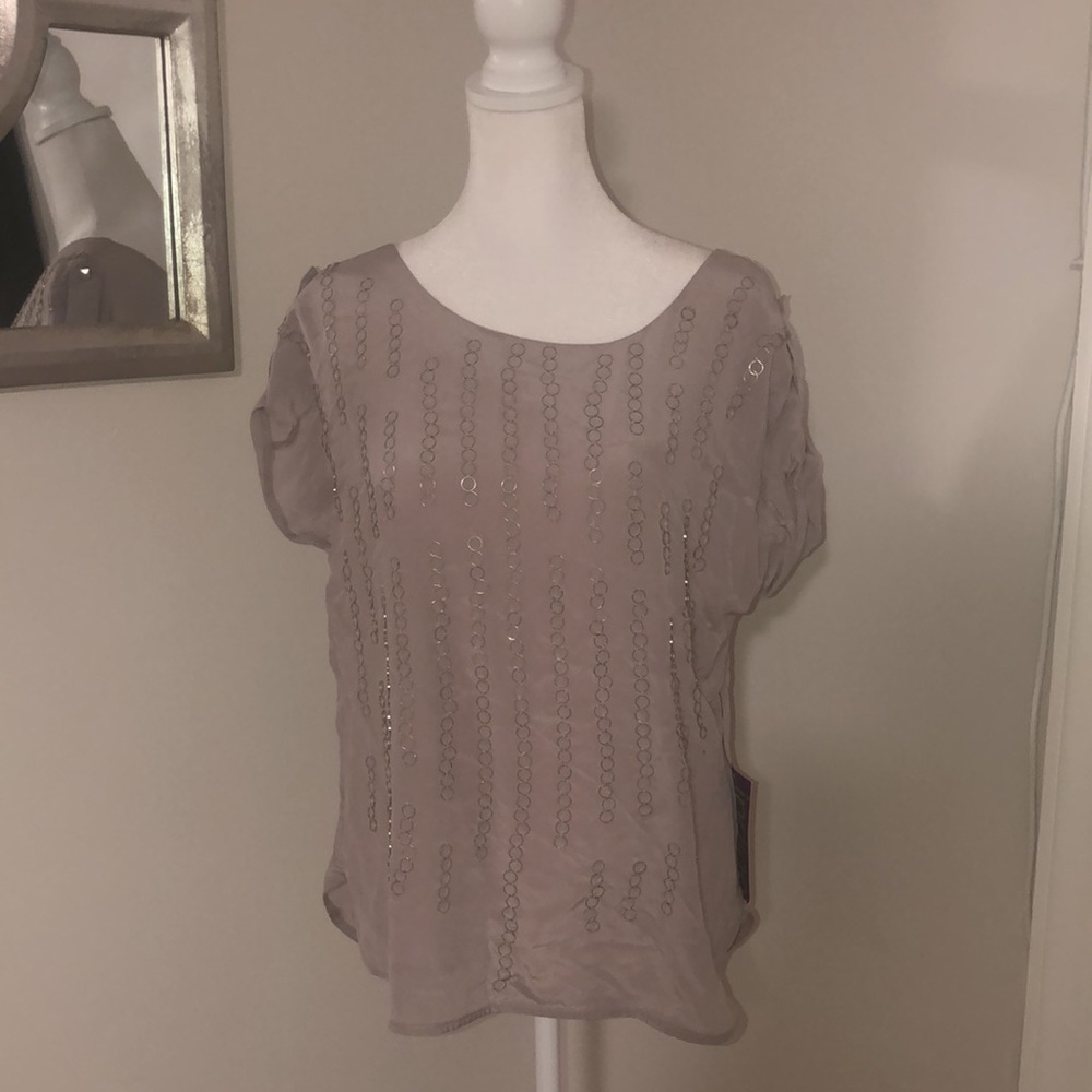 NWT 100% silk silver cap sleeve top with silver circle pattern design.